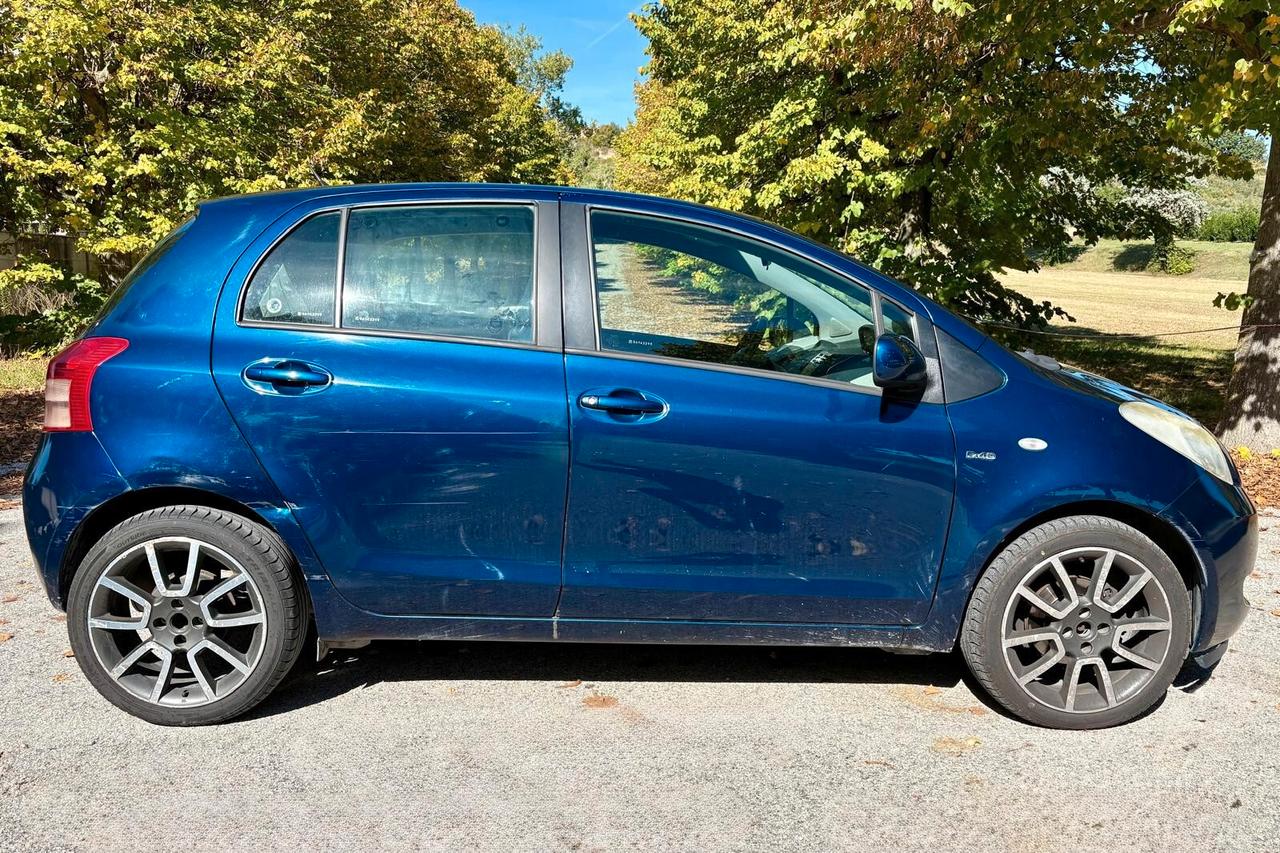 Toyota Yaris 1.4 D-4D 5 porte Navi