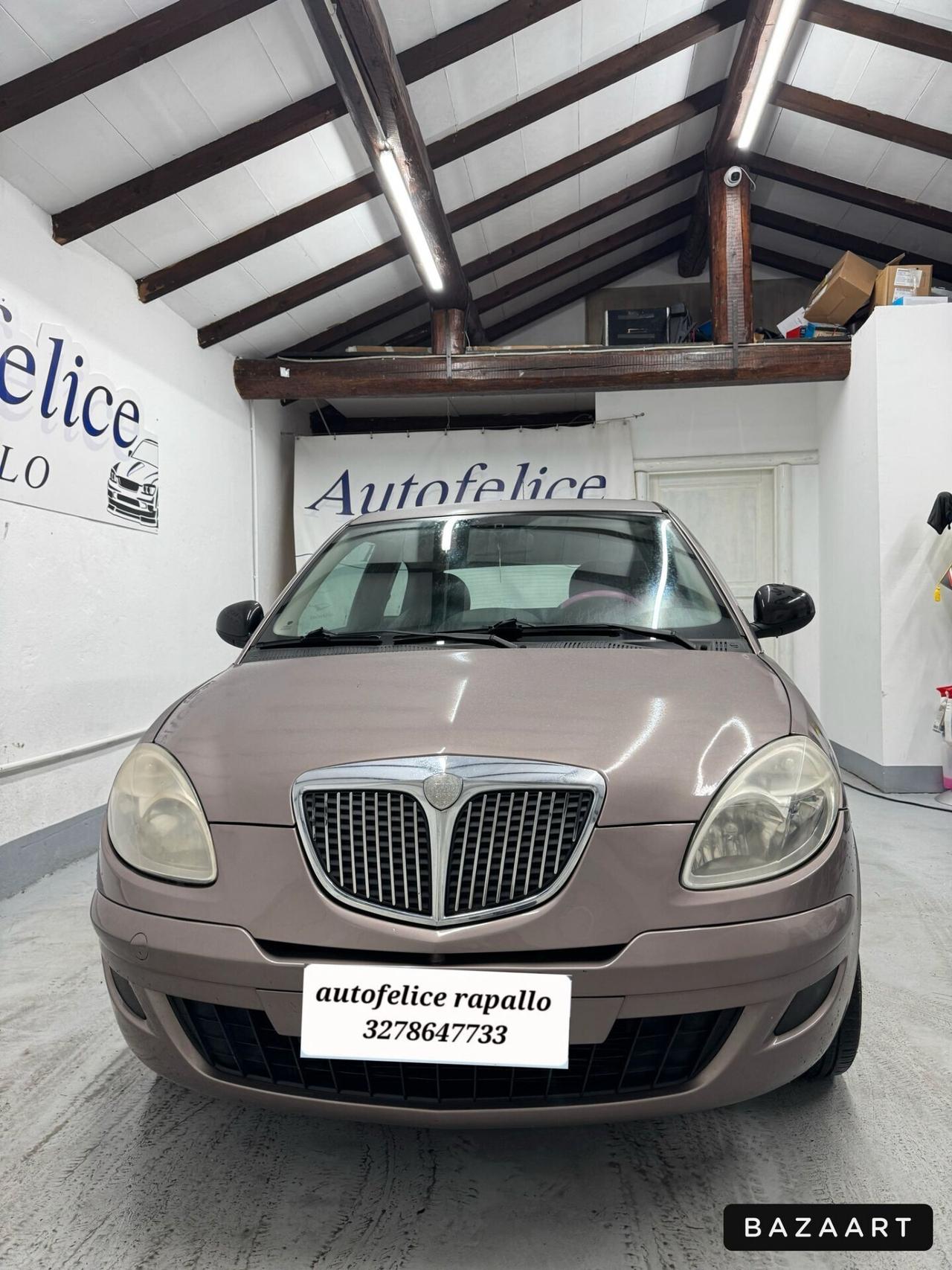 Lancia Ypsilon 1.2 platinum
