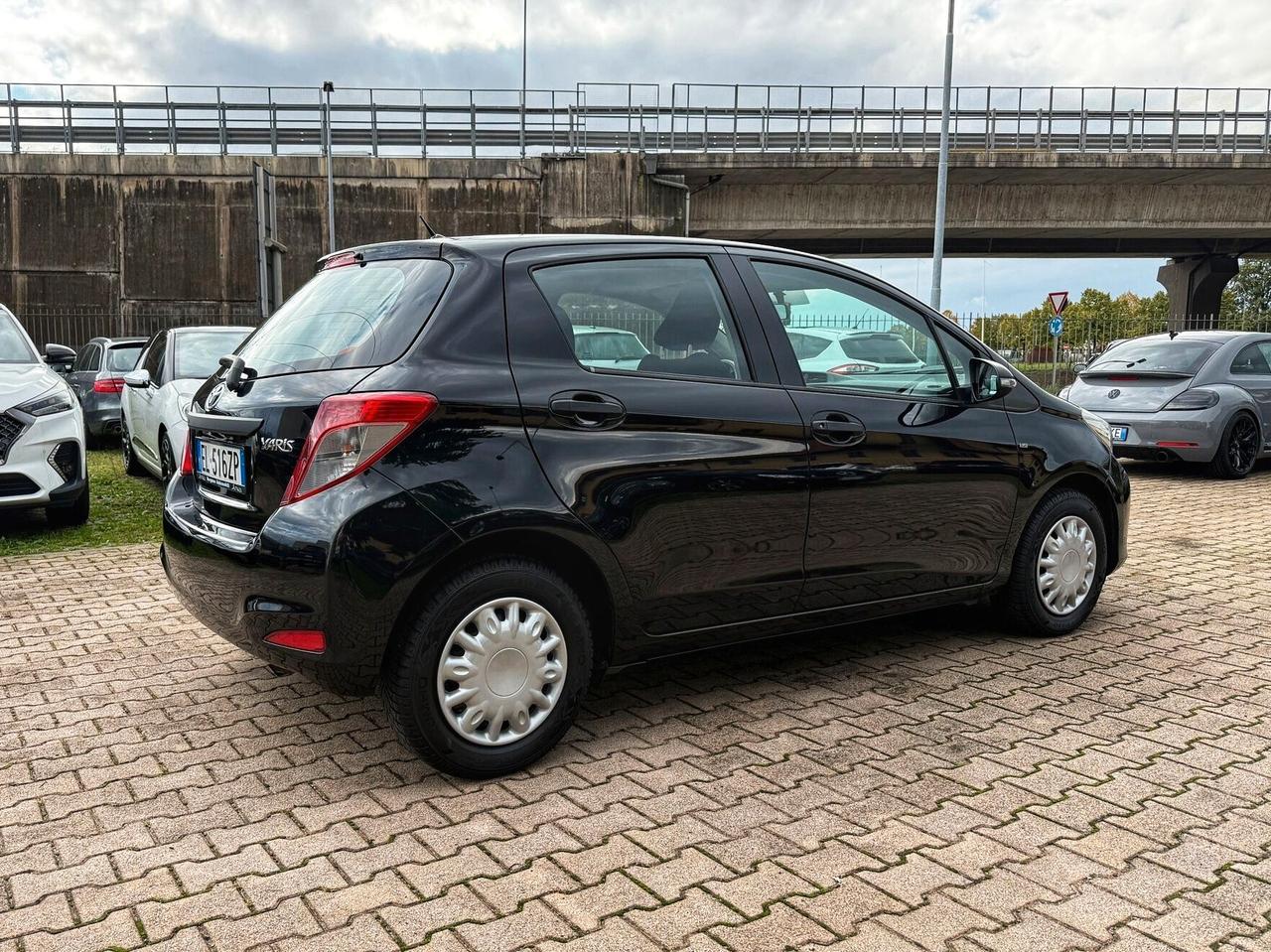 Toyota Yaris 1.0 5 porte Lounge OK NEOPATENTATI