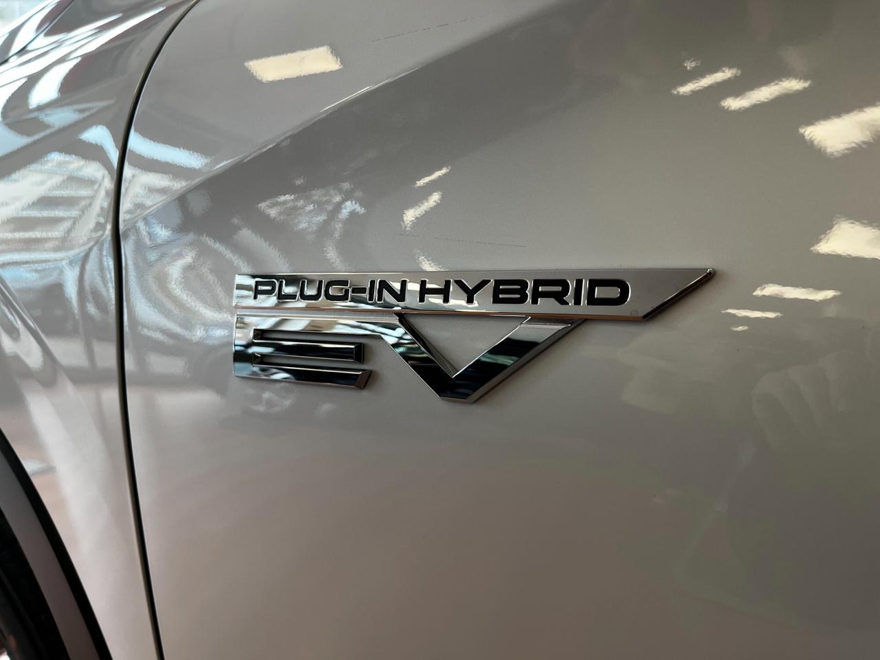 Mitsubishi Outlander 2.4 Phev Plug-in