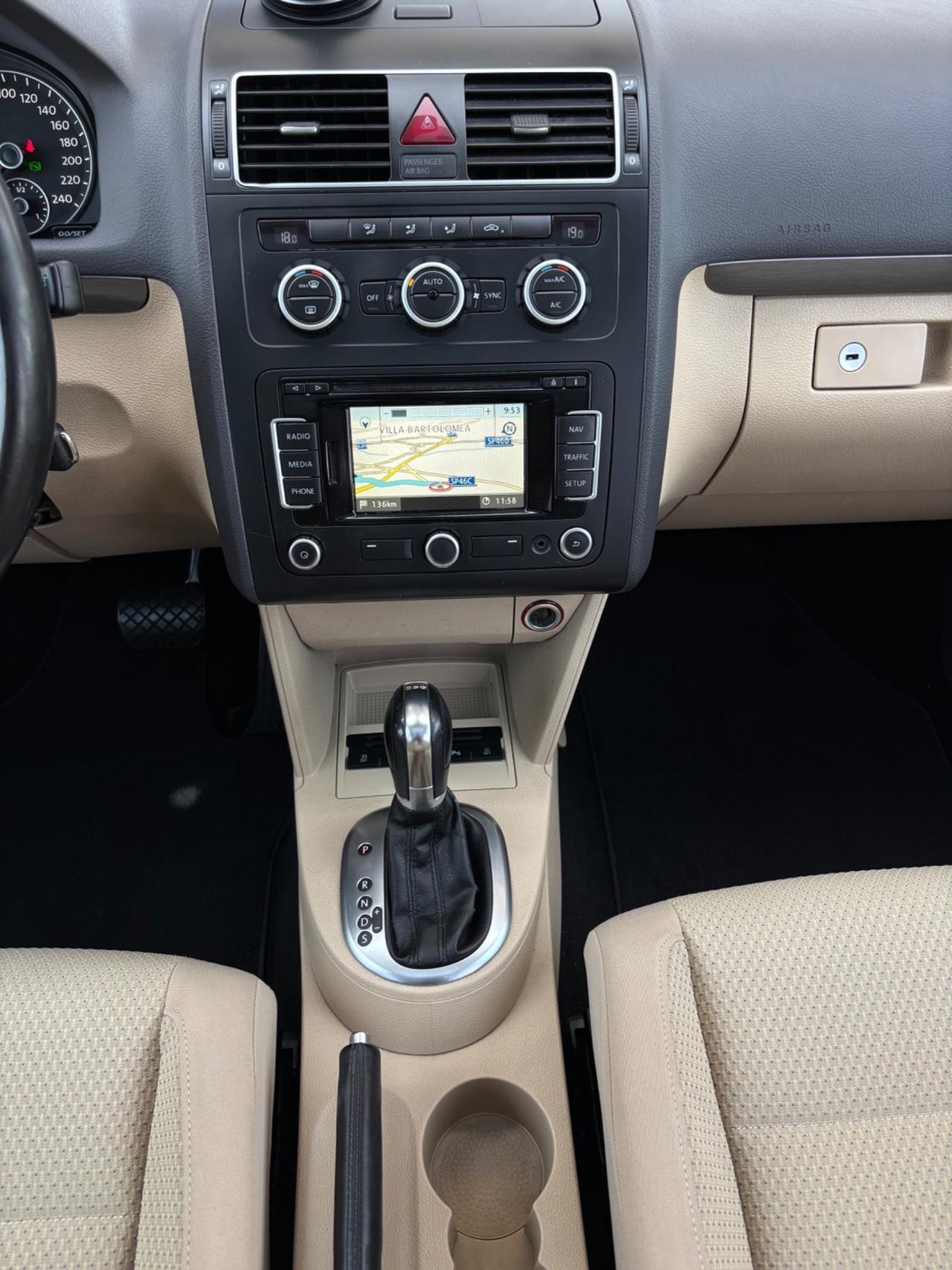 Volkswagen Touran 1.6 TDI DSG. 7 POSTI. Garanzia