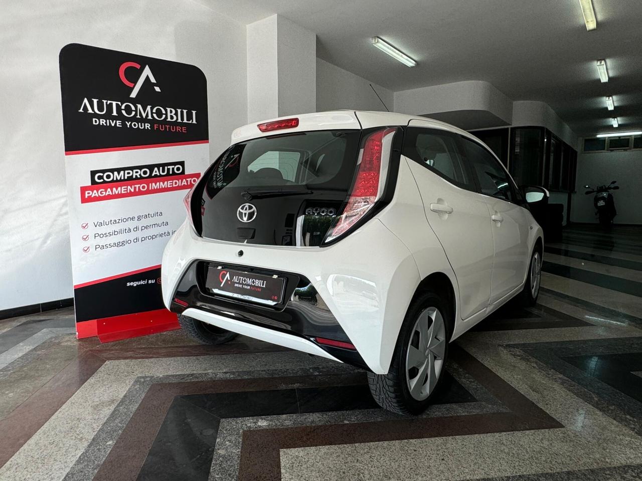 Toyota Aygo 1.0 VVT-i 69 CV 5 porte x-play
