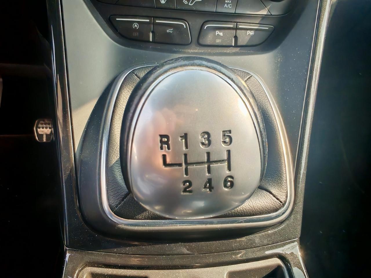 Ford Kuga 1.5 TDCI 120 CV S&S 2WD ST-Line