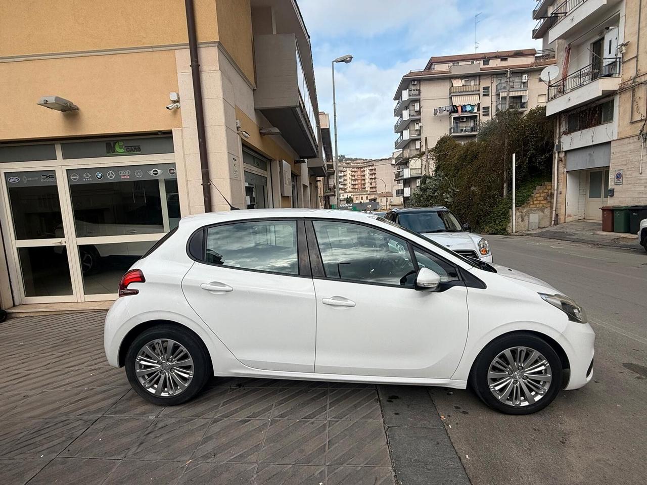 Peugeot 208 BlueHDi 75 5 porte Van Active