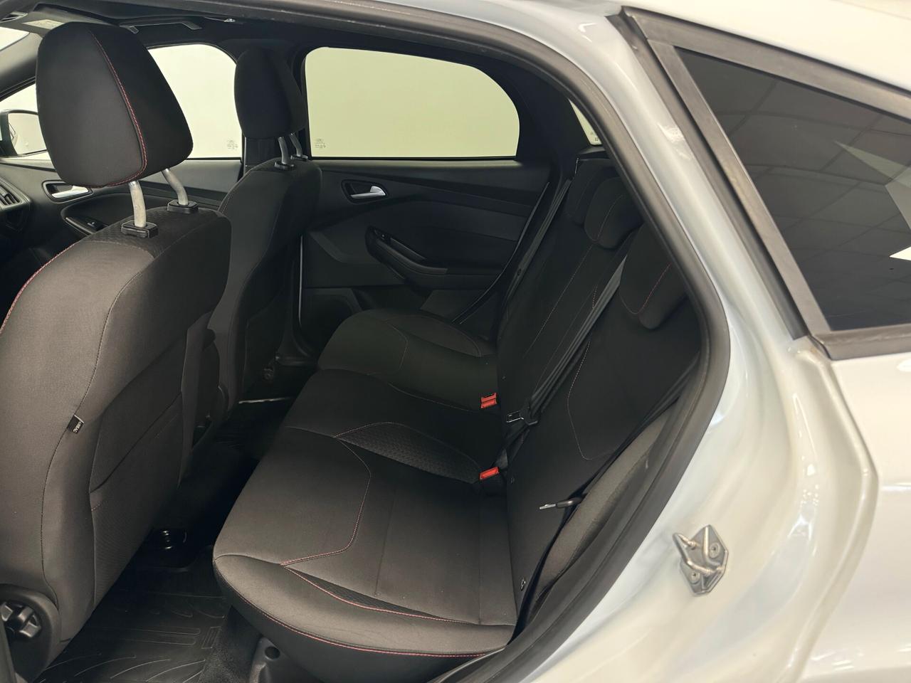 Ford Focus 1.0 EcoBoost 125 CV ST Line TETTO PACK SPORT