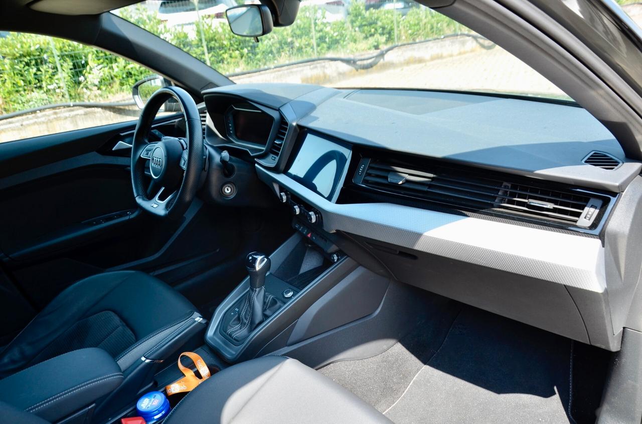 AUDI A1 SPORTBACK 1.5 TFSI 150cv S-TRONIC IDENTITY BLACK S-LINE INT-EXT, UNICOPROPRIETARIO, EURO 6D, UFF ITALIANA, SERVICE AUDI, FULL LED, RETROCAMERA, PERMUTE