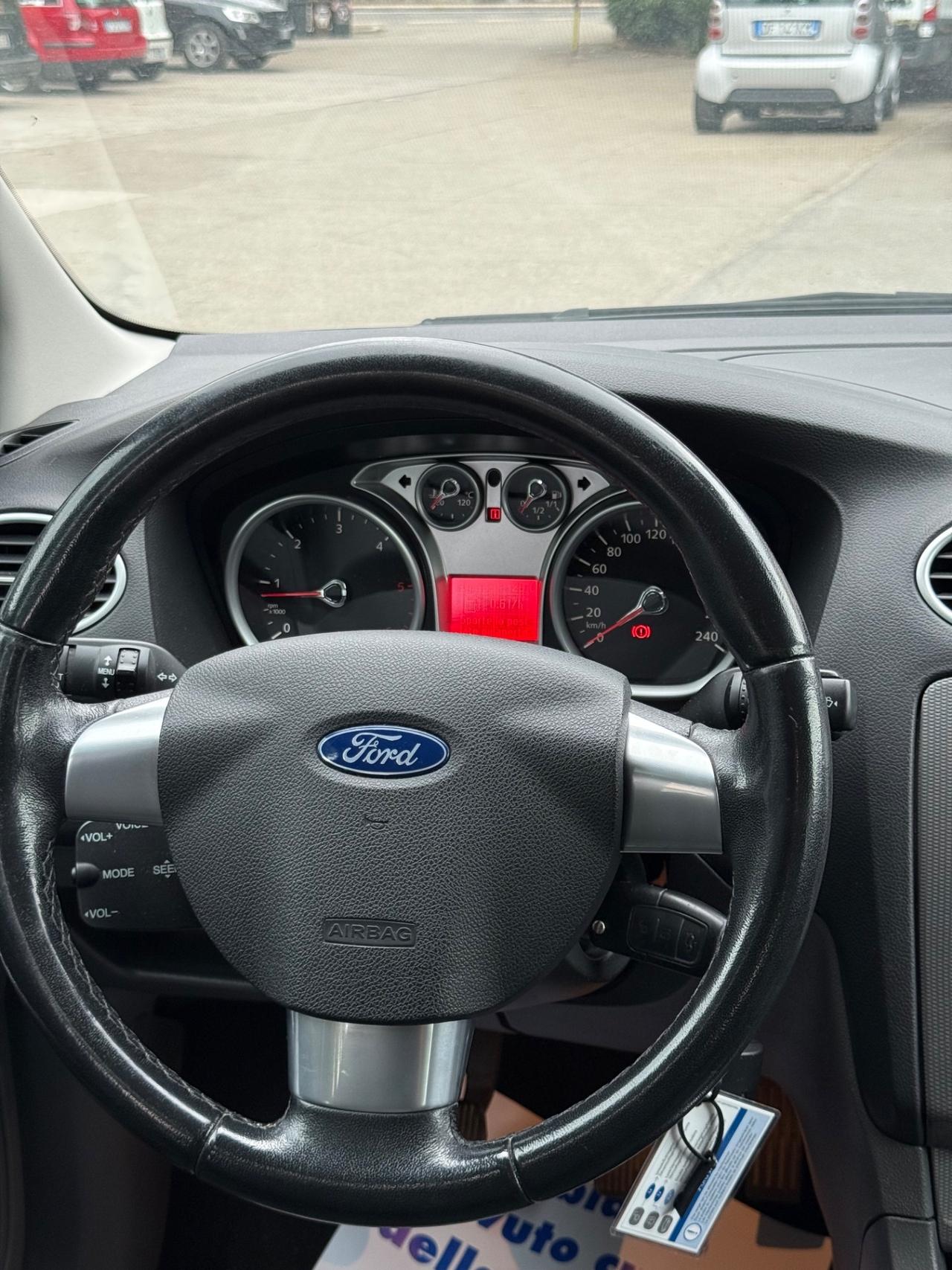 Ford Focus 1.6 TDCi (110CV) 5p. Tit. DPF