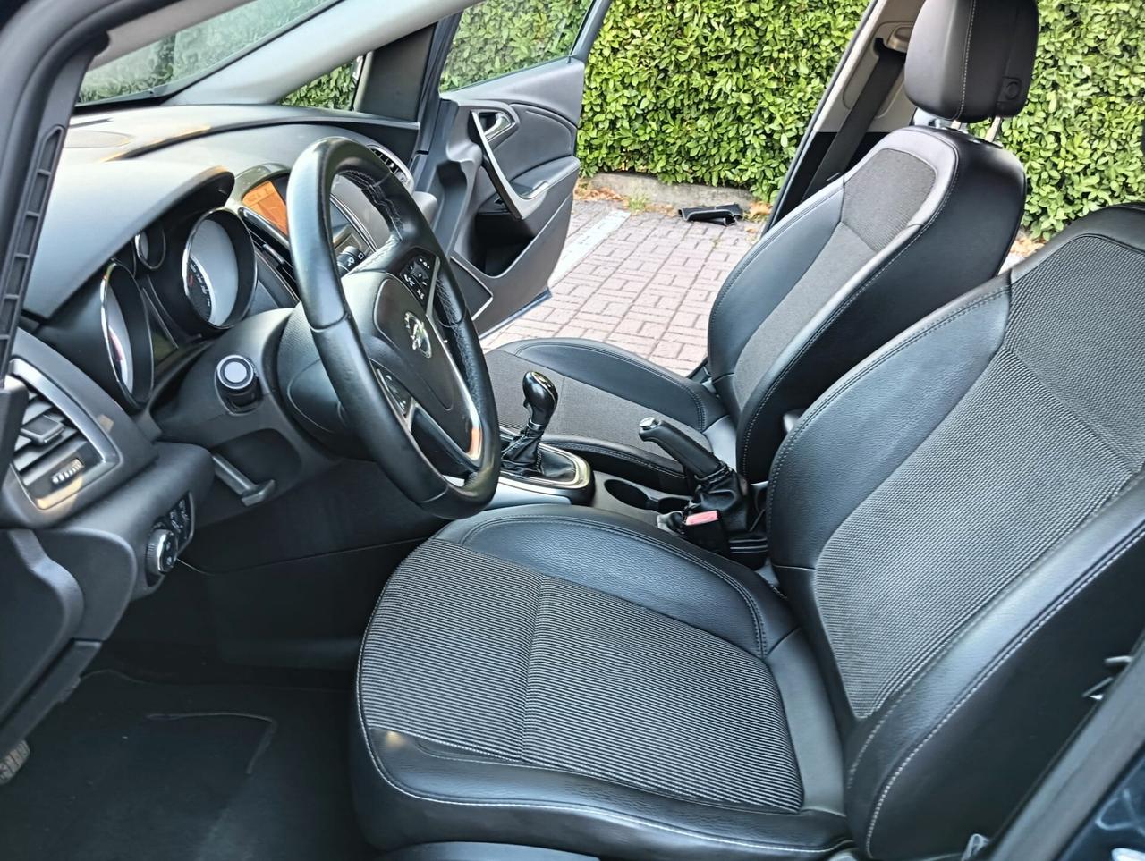 OPEL ASTRA..ANNO 2012....NEOPATENTATIIL..SENSORI DI PARCHEGGIO POSTERIORI ANTERIORE..NAVIGATORE. CRUYS CONTROL. CELL 320 147 1147 WUATSAPP. CELL 3276540940..PREZZO 530O€ TRATABILLE 0