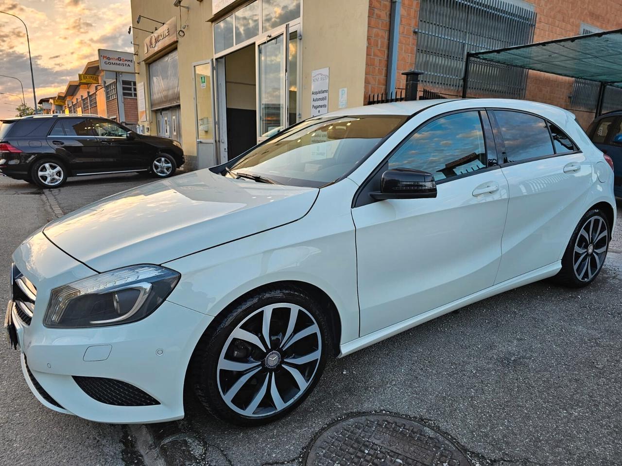 Mercedes-benz A 200 CDI 136cv Sport*Pelle*Bi-Xeno*18*Camera*