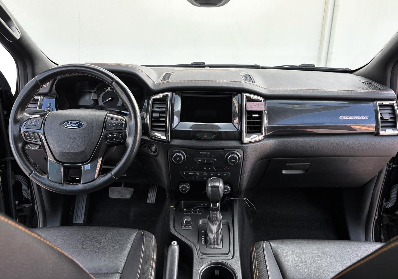 Wildtrak Supercab + Cassone lungo 213cv - Gancio - Prezzo + IVA