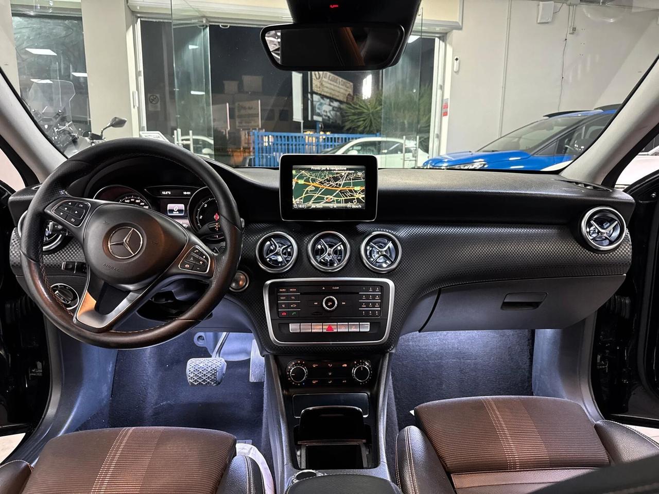 Mercedes A 180d Automatic Total Black 2018