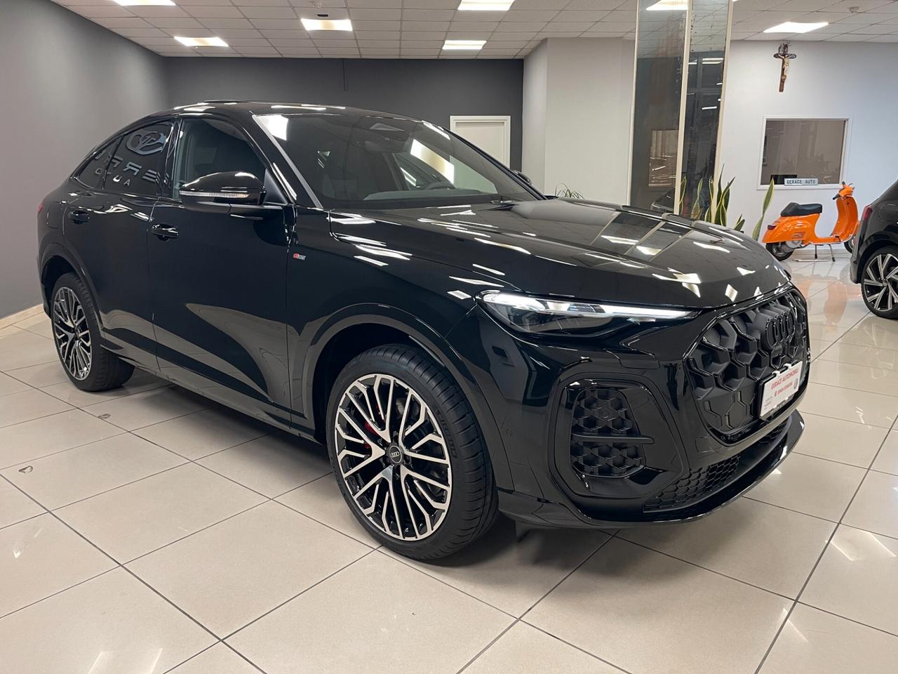 Nuova Audi Q5 SPB 2.0 TDi 204cv S-Line tech pro