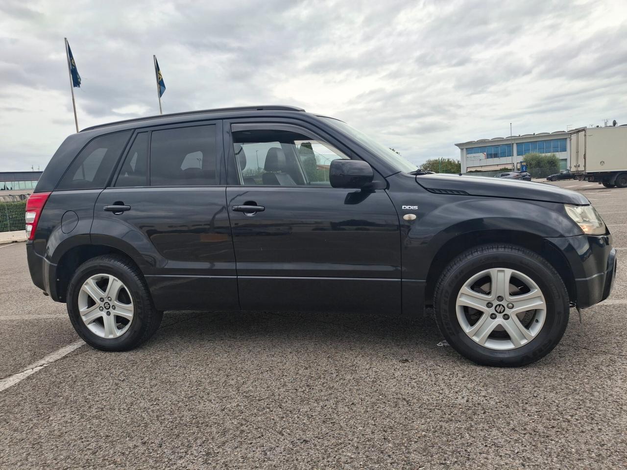 Suzuki Grand Vitara 1.9 DDiS-5 Porte-Executive-Pelle-