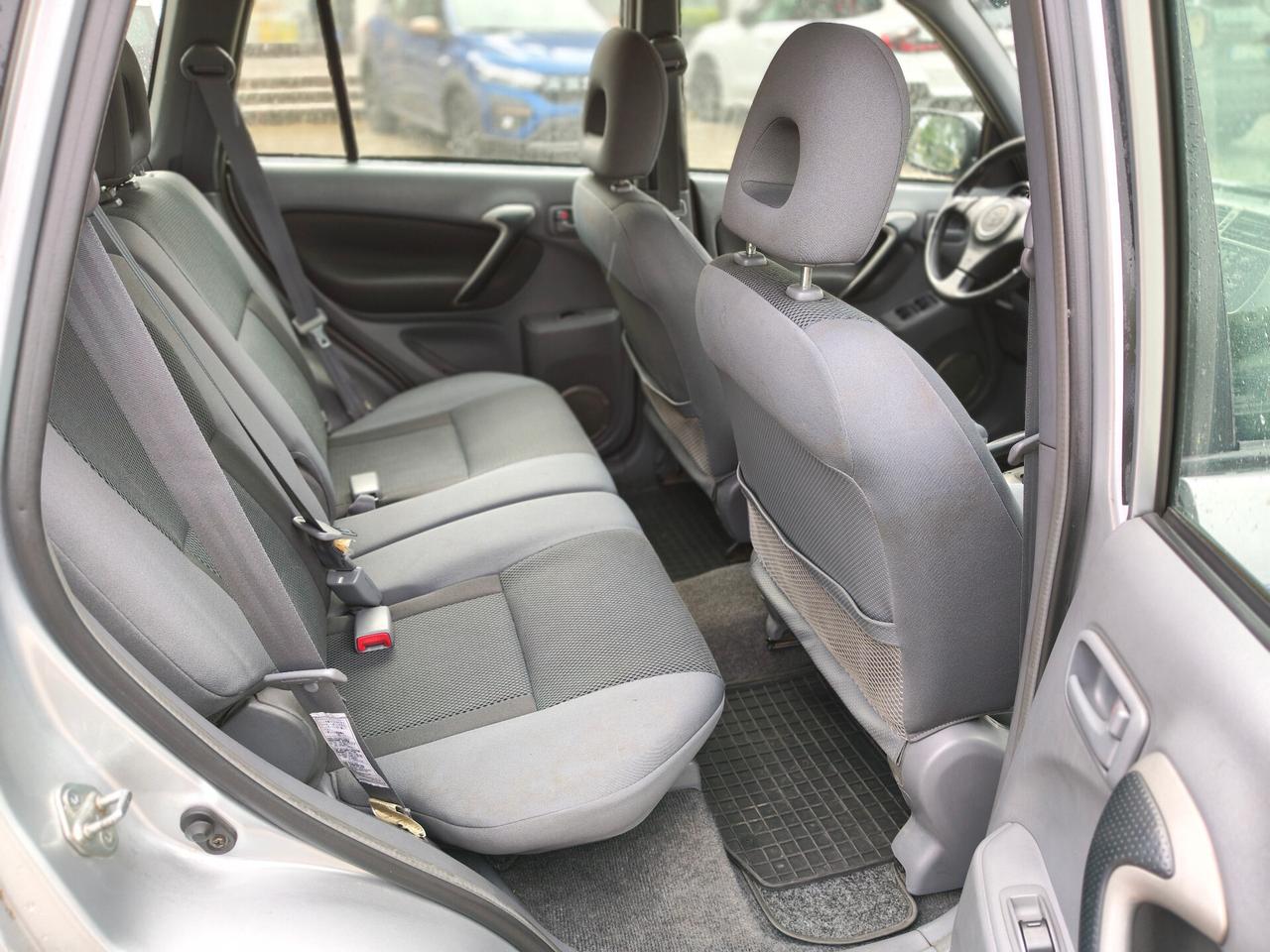 Toyota RAV 4 2.0 Tdi D-4D cat 5p Sol e Gancio
