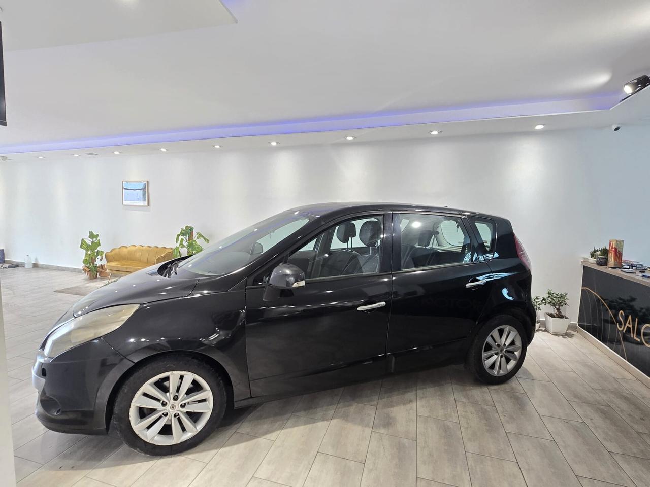 Renault SCENIC 1.9 dCi 130CV ANNO 2010