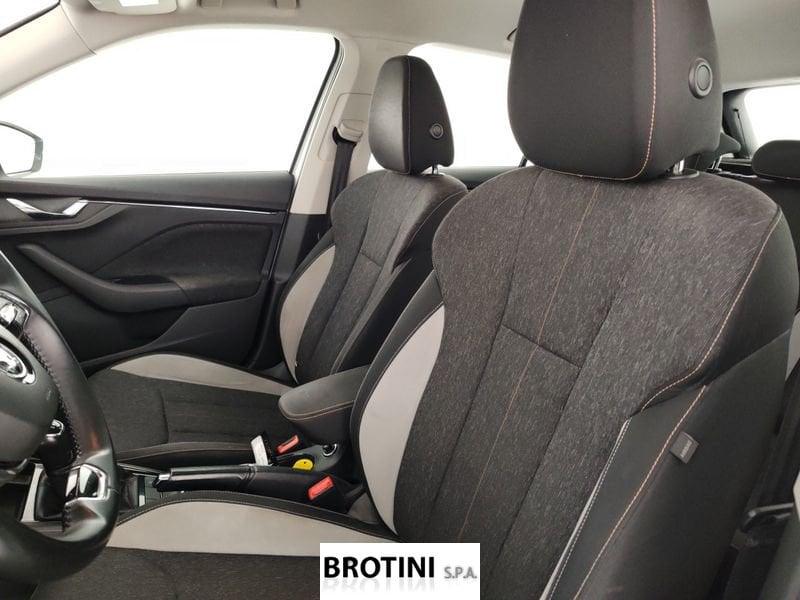 Škoda Kamiq 1.0 TSI 70KW BLACK DOTS