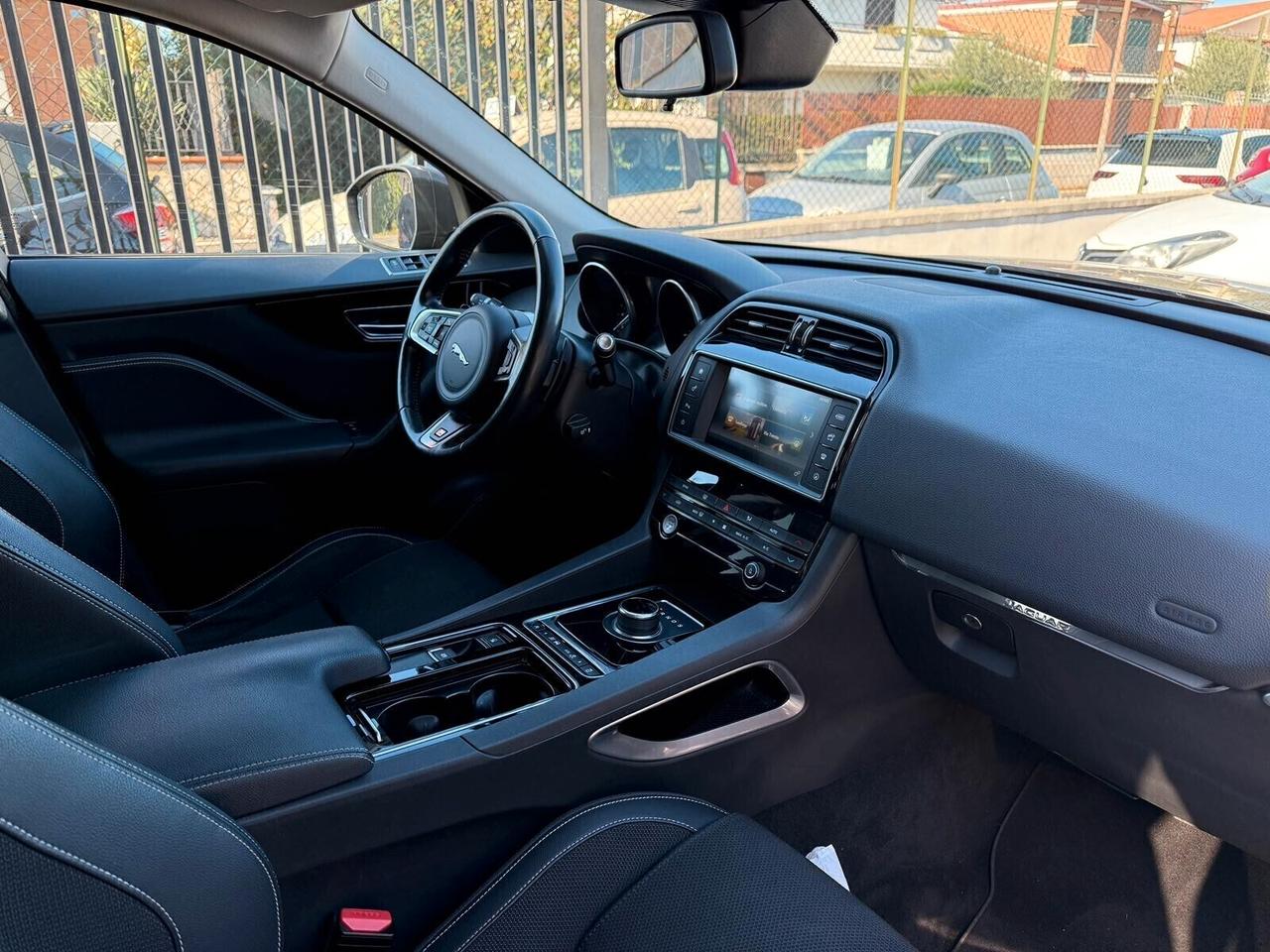 Jaguar F-Pace 2.0 D 180 CV AWD R-Sport - Automatica - TUTTO INCLUSO - FINANZIABILE