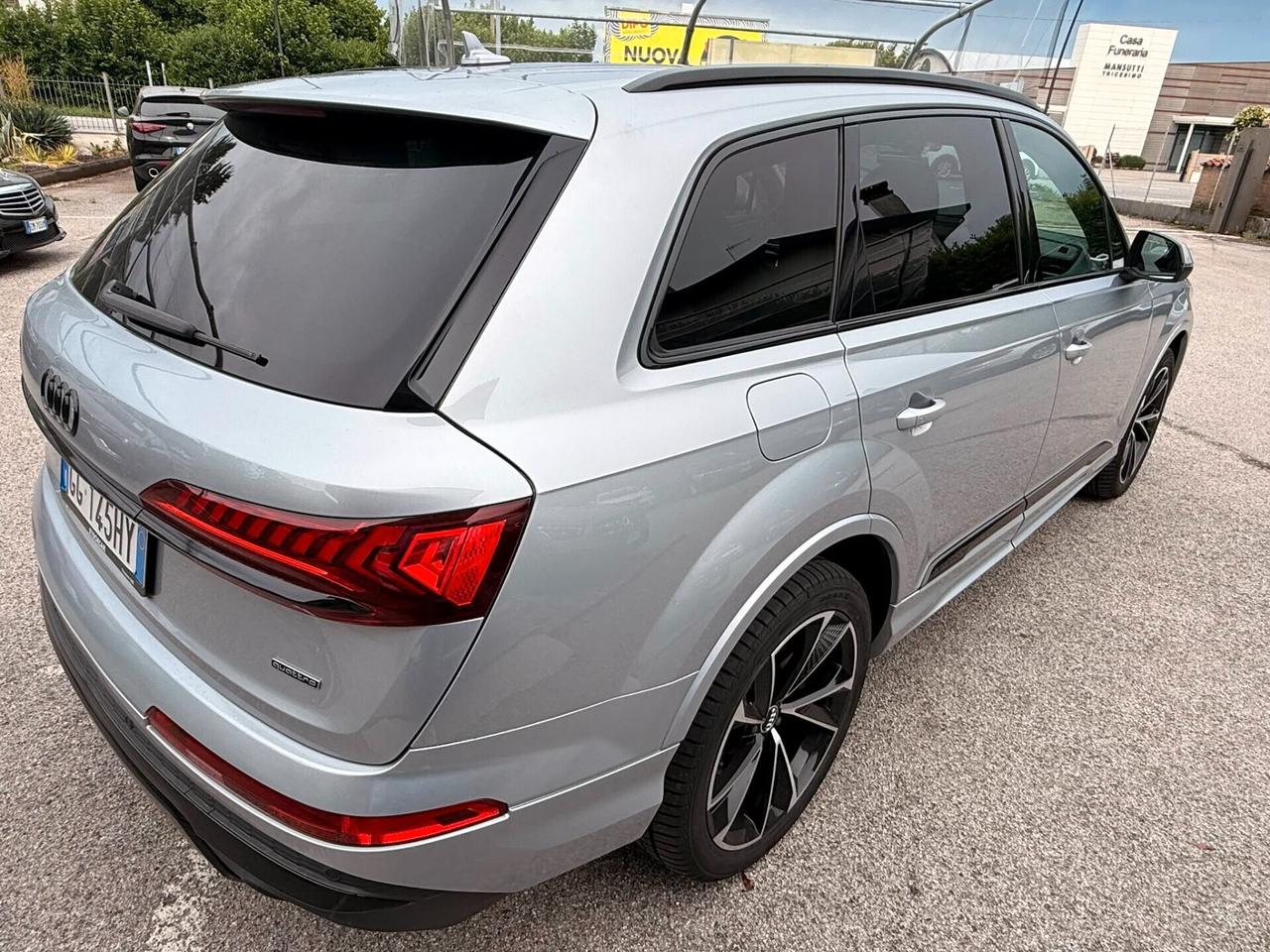 Audi Q7 55 TFSI quattro tiptronic Business