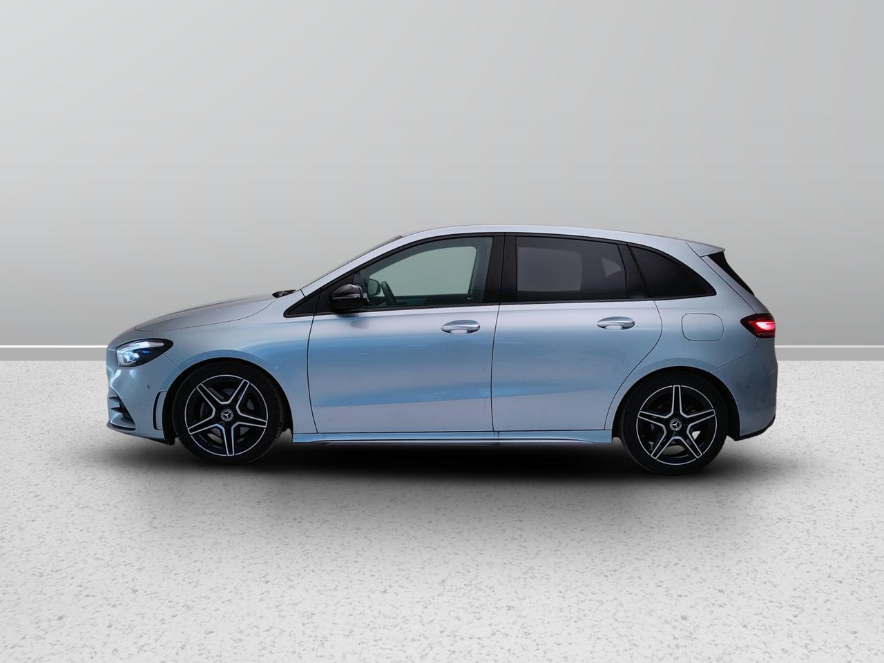 Mercedes-Benz Classe B - W247 2023 - B 180 d AMG Line Advanced Plus auto