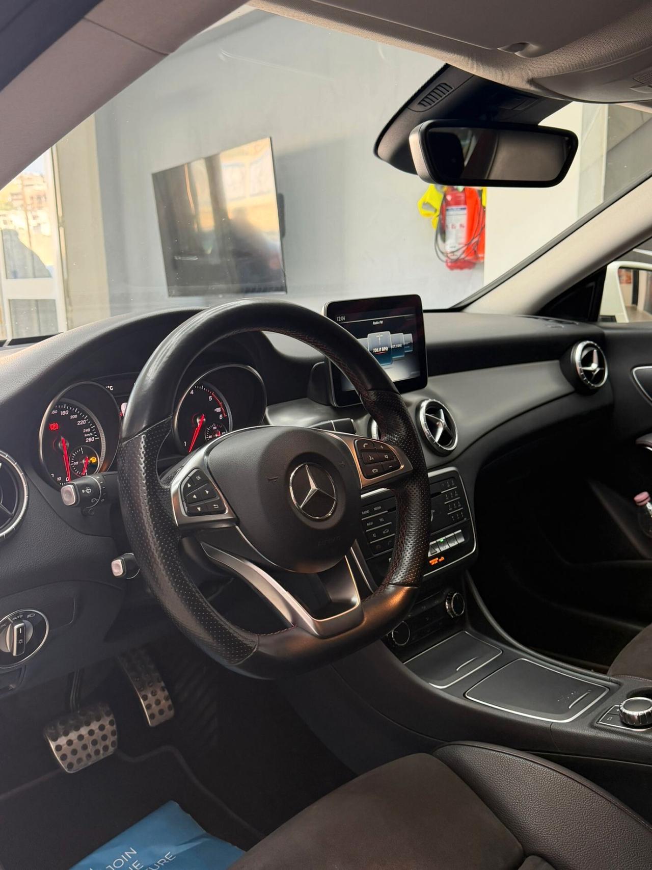 Mercedes-benz CLA 200 d 4Matic Automatic Business