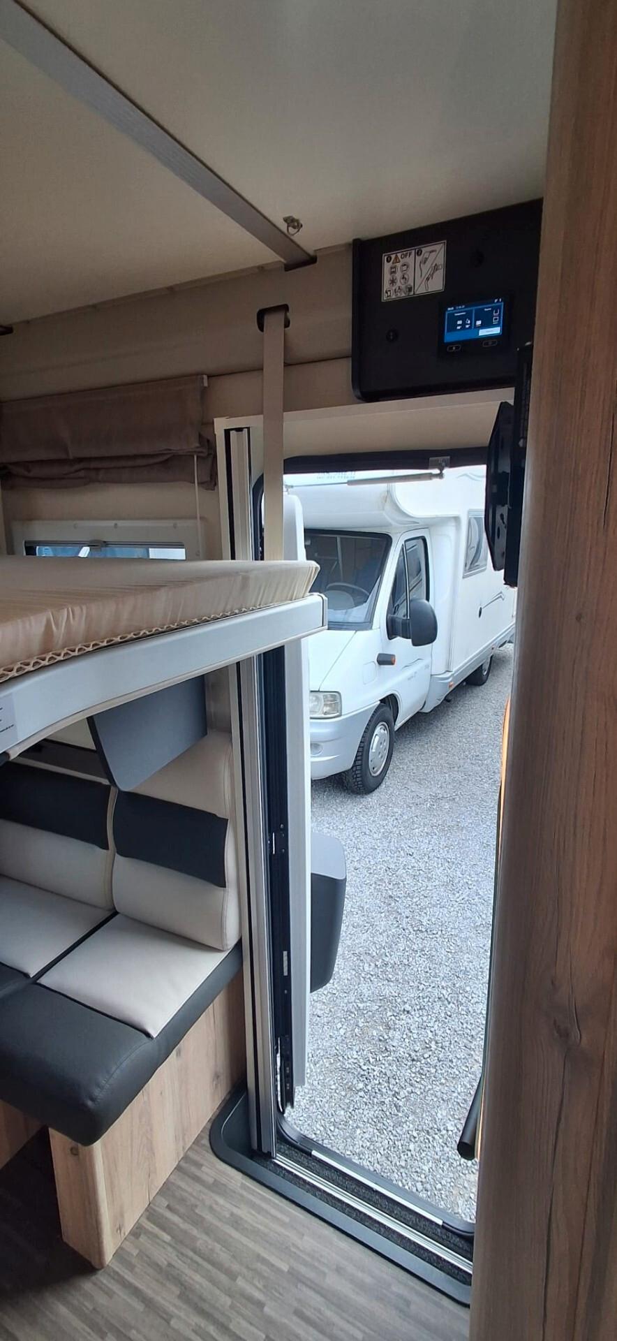 Elnagh T-Loft 450 semintegrale con garage in coda