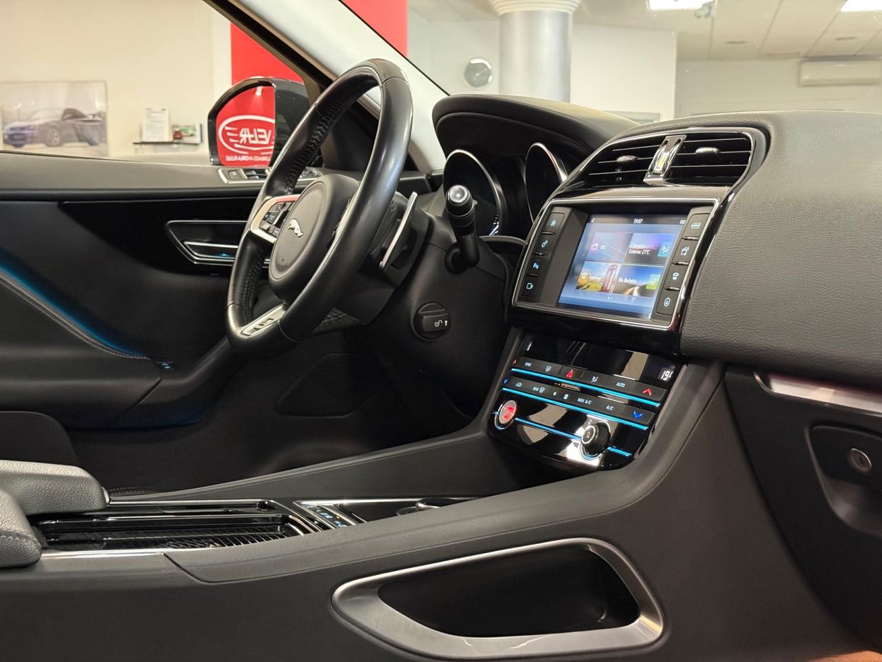 Jaguar F-Pace 2.0 D 240 CV AWD aut. R-Sport