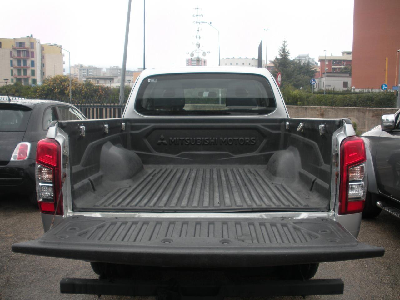 Mitsubishi L200 2.3 D Club Cab 4x4 Easy Select Inform