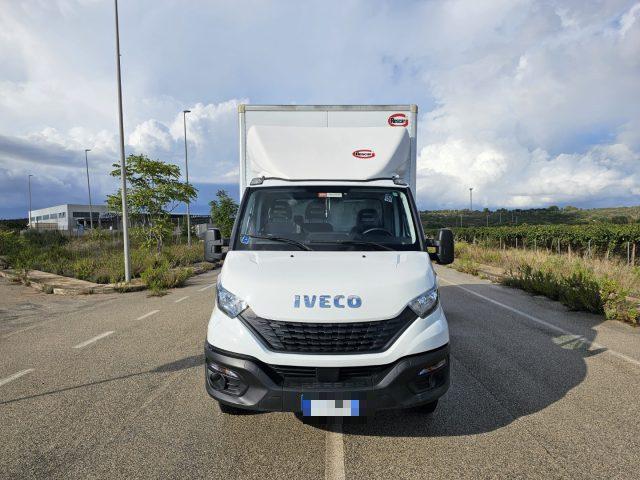 IVECO Daily 35C14 PASSO 3750 - 8 BANCALI e SPONDA