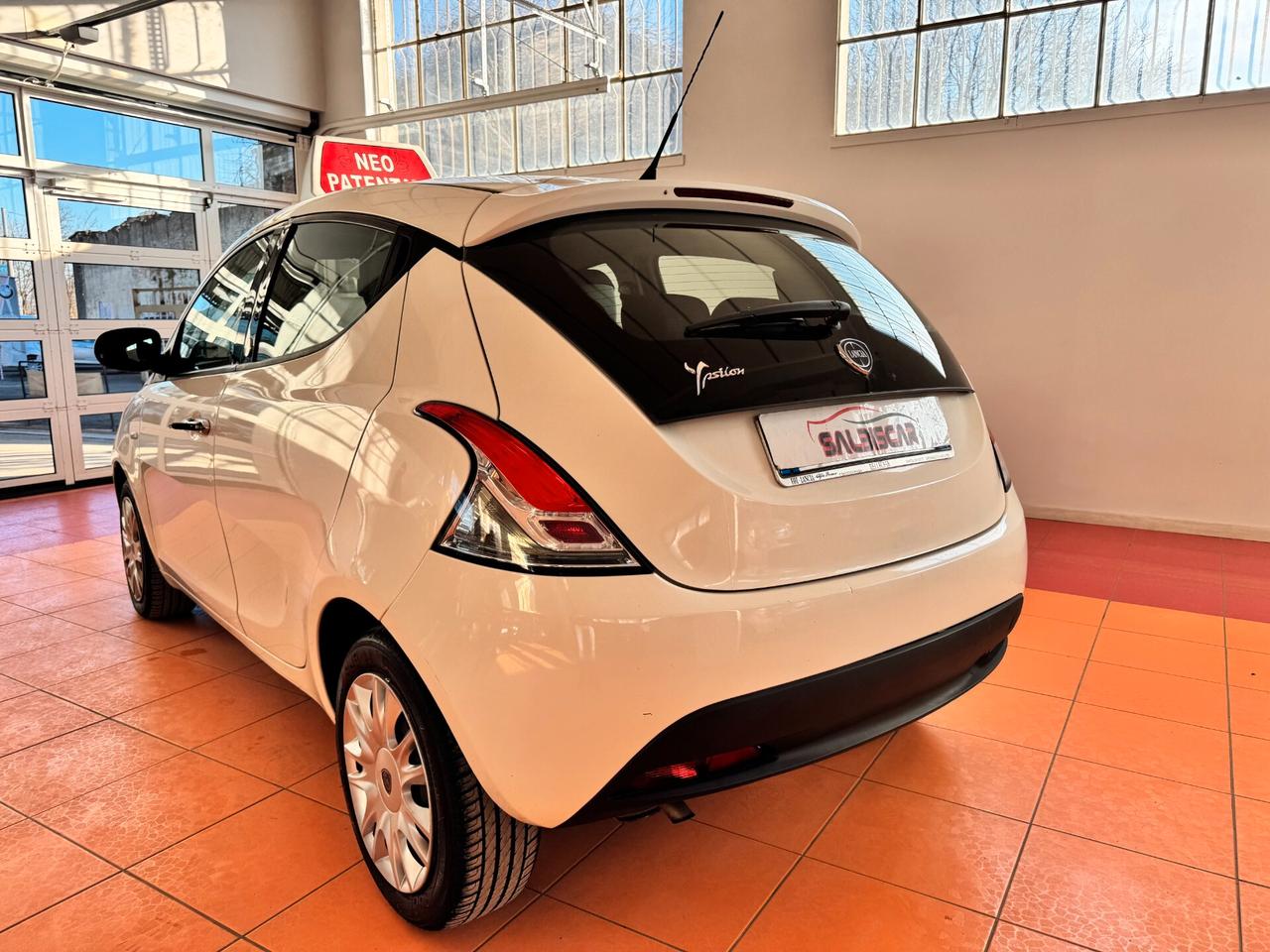 Lancia Ypsilon 1.2 69 CV 5 porte GPL Ecochic Silver