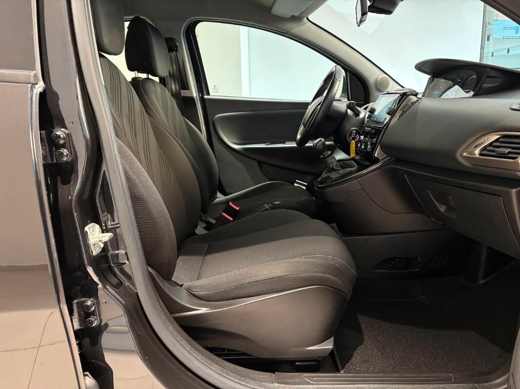 Lancia Ypsilon III 1.0 firefly hybrid Gold s&s 70cv 5p.ti