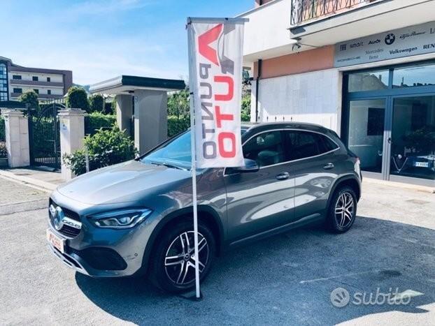 MERCEDES-BENZ GLA 200 d Automatic TETTO- AMBIENT