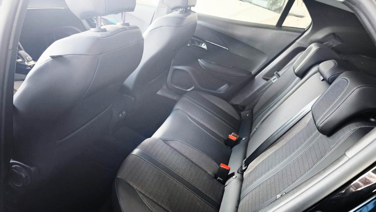 Peugeot 2008 BlueHDi 130 S&S EAT8 Allure