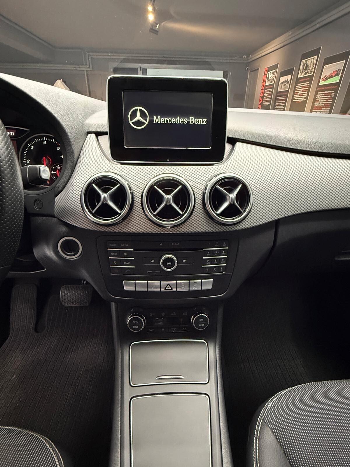 Mercedes-benz B 200 CDI 4Matic Automatic Premium