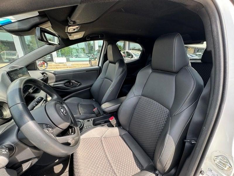 Toyota Yaris Hybrid Lounge MY22
