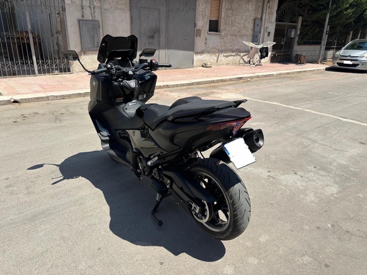 Yamaha T Max 560 TECH MAX DARK MAGMA