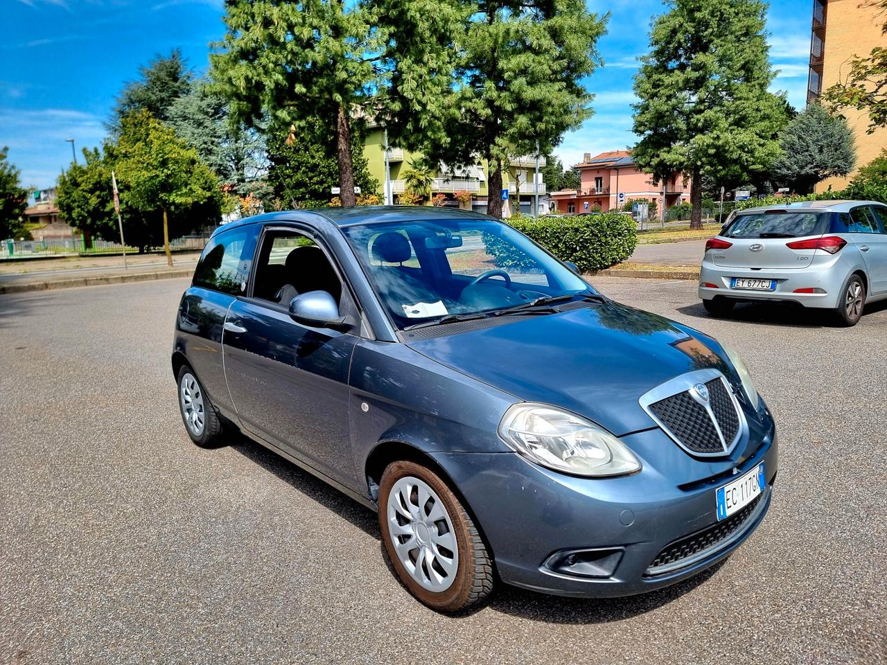 Lancia Ypsilon 1.4 Gpl ADATTA A NEOPATENTATI