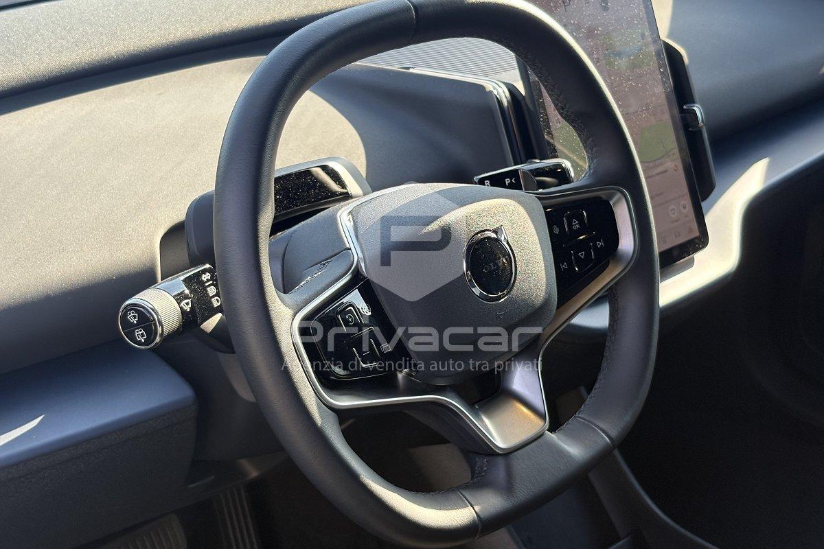 VOLVO EX30 Single Motor Extended Range RWD Core