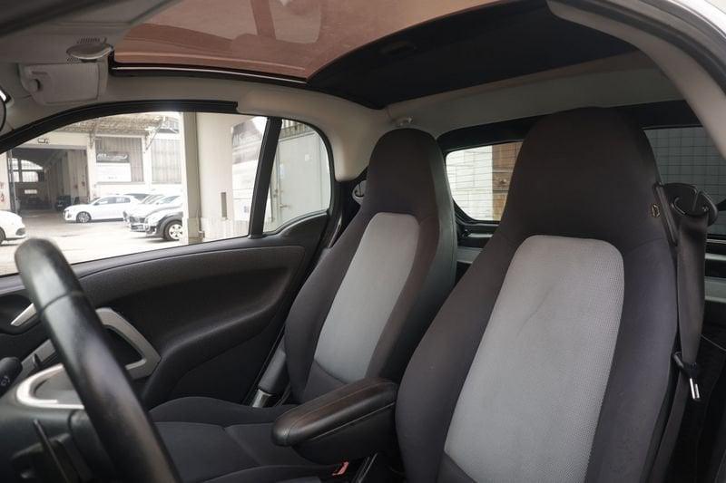 smart fortwo smart fortwo Fortwo 1.0 Pure 71cv 52KW ANNO 2008