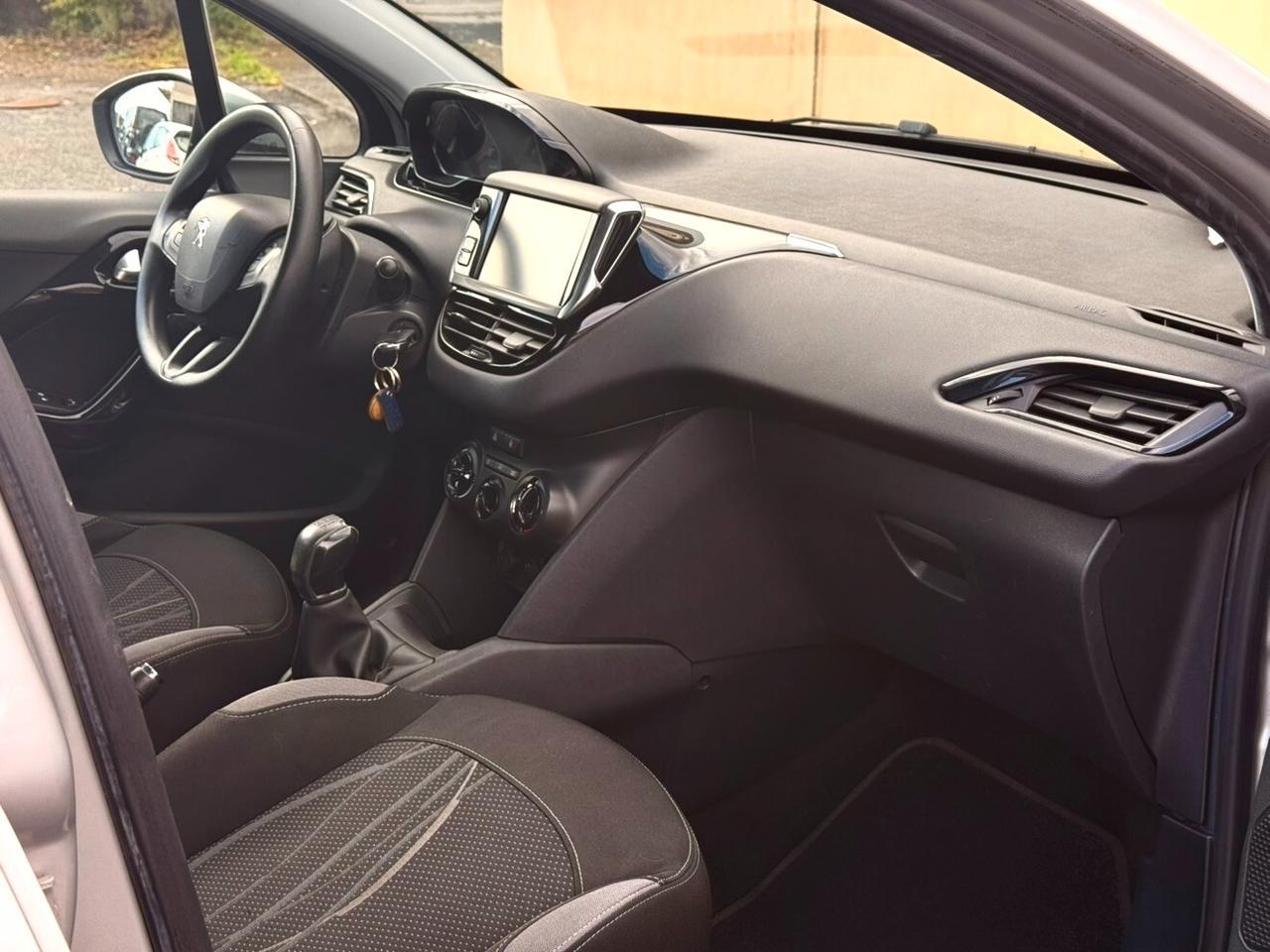 Peugeot 208 1.4 HDi 68 CV 5 porte Allure