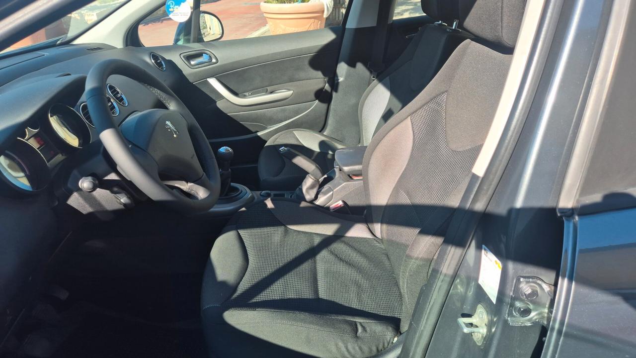 Peugeot 308 1.6 HDi 90CV 5p. Tecno