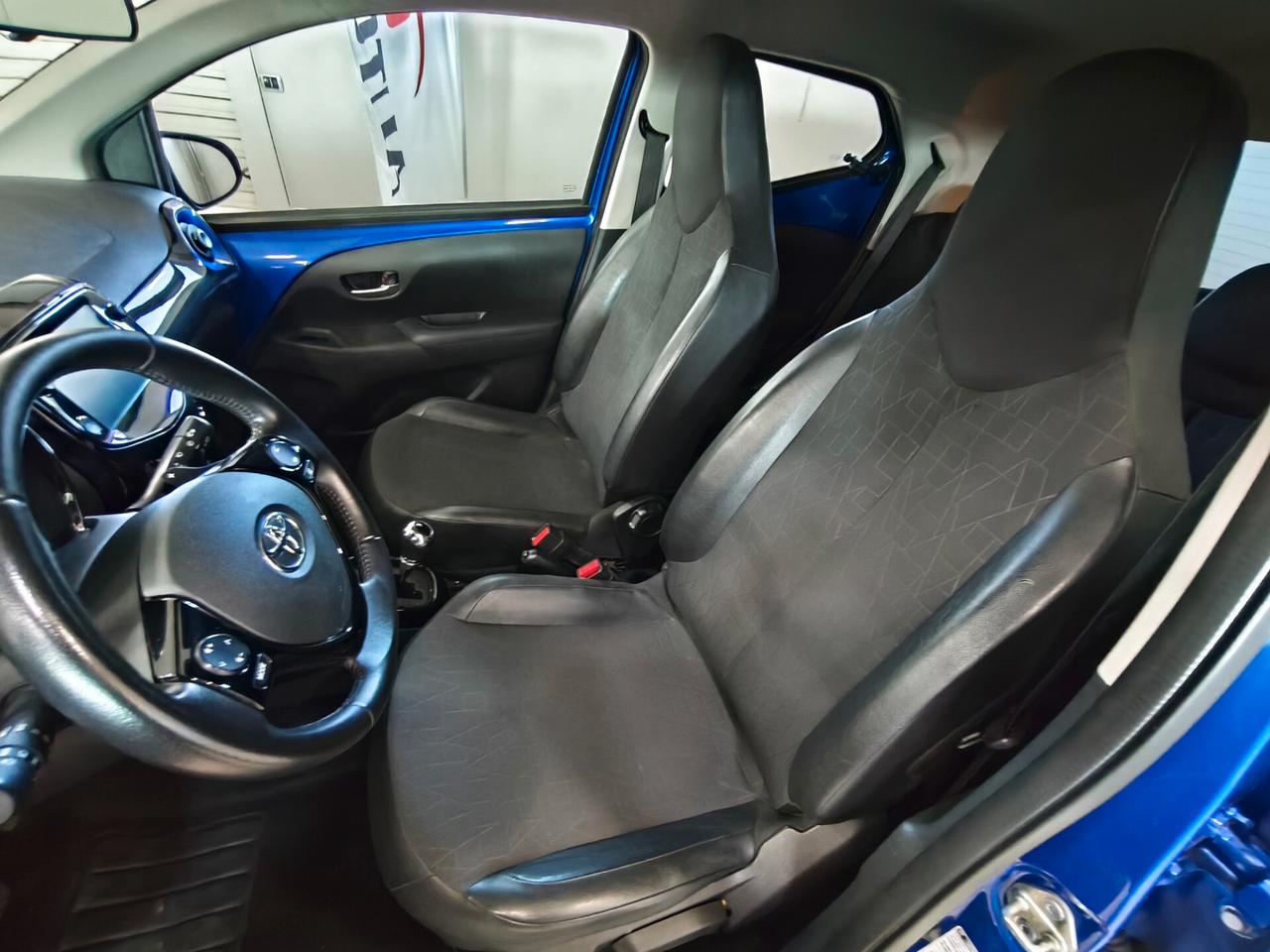 Toyota Aygo Connect 1.0 VVT-i 72 CV 5 porte x-clusiv MMT