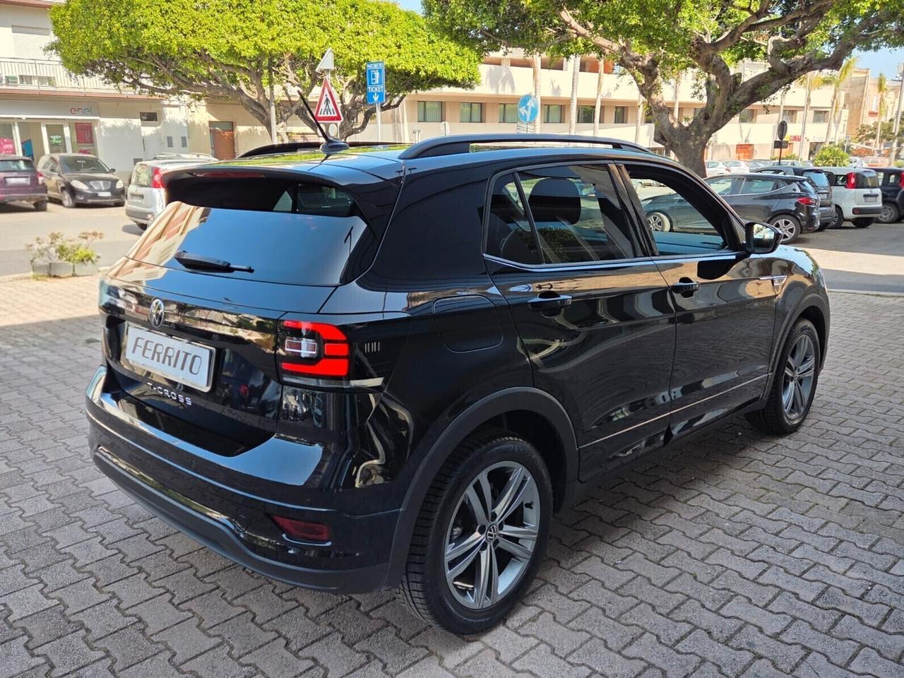 Volkswagen T-Cross 1.0 110 CV DSG R-LINE 15.000 KM