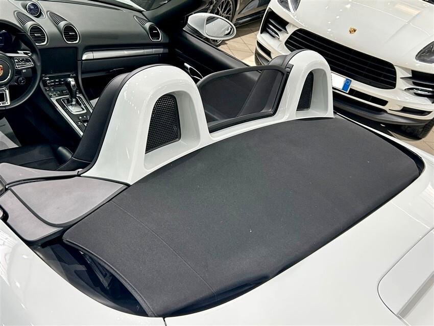 Porsche 718 Spyder Boxster 2.0 T
