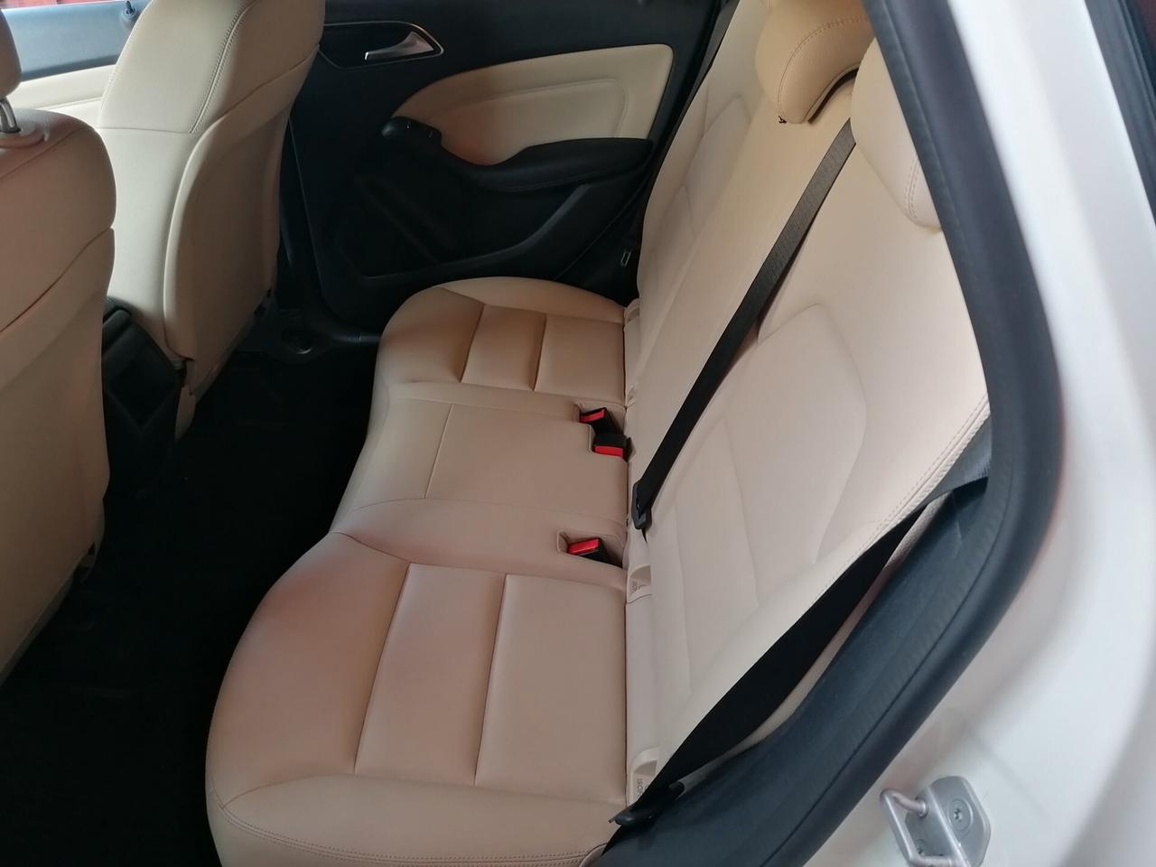 Mercedes-benz B 180 d Premium(full optional)