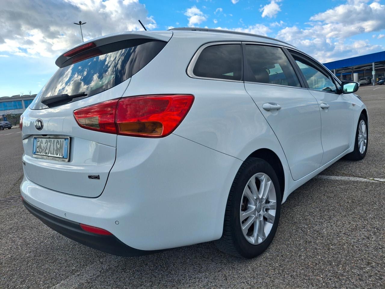 Kia Ceed cee'd 1.4 CRDi SW.-TELECAMERA-LUCI LED-