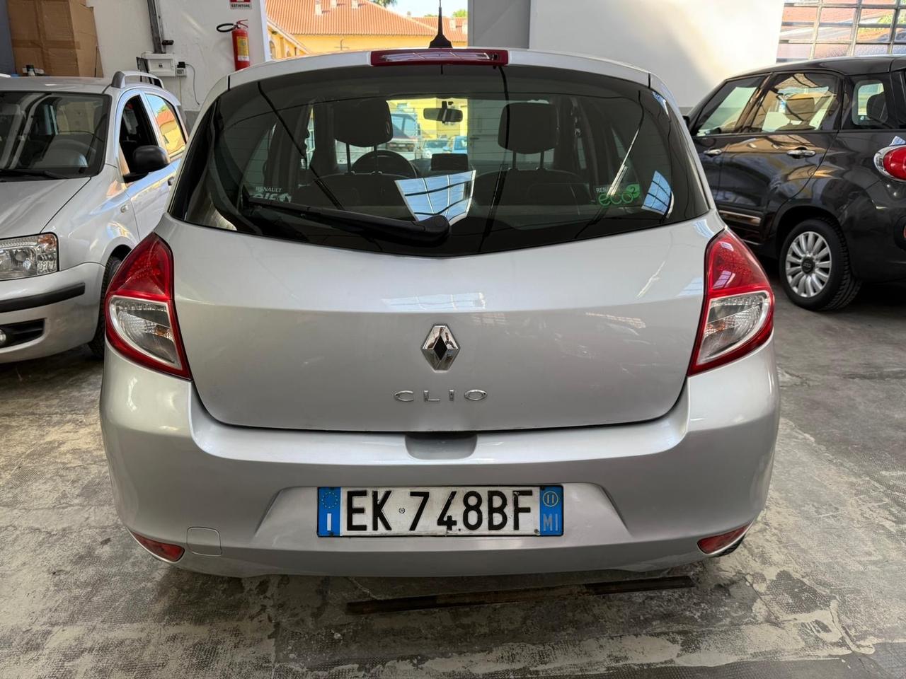 Renault Clio 1.2 16V 5 porte neopatentati