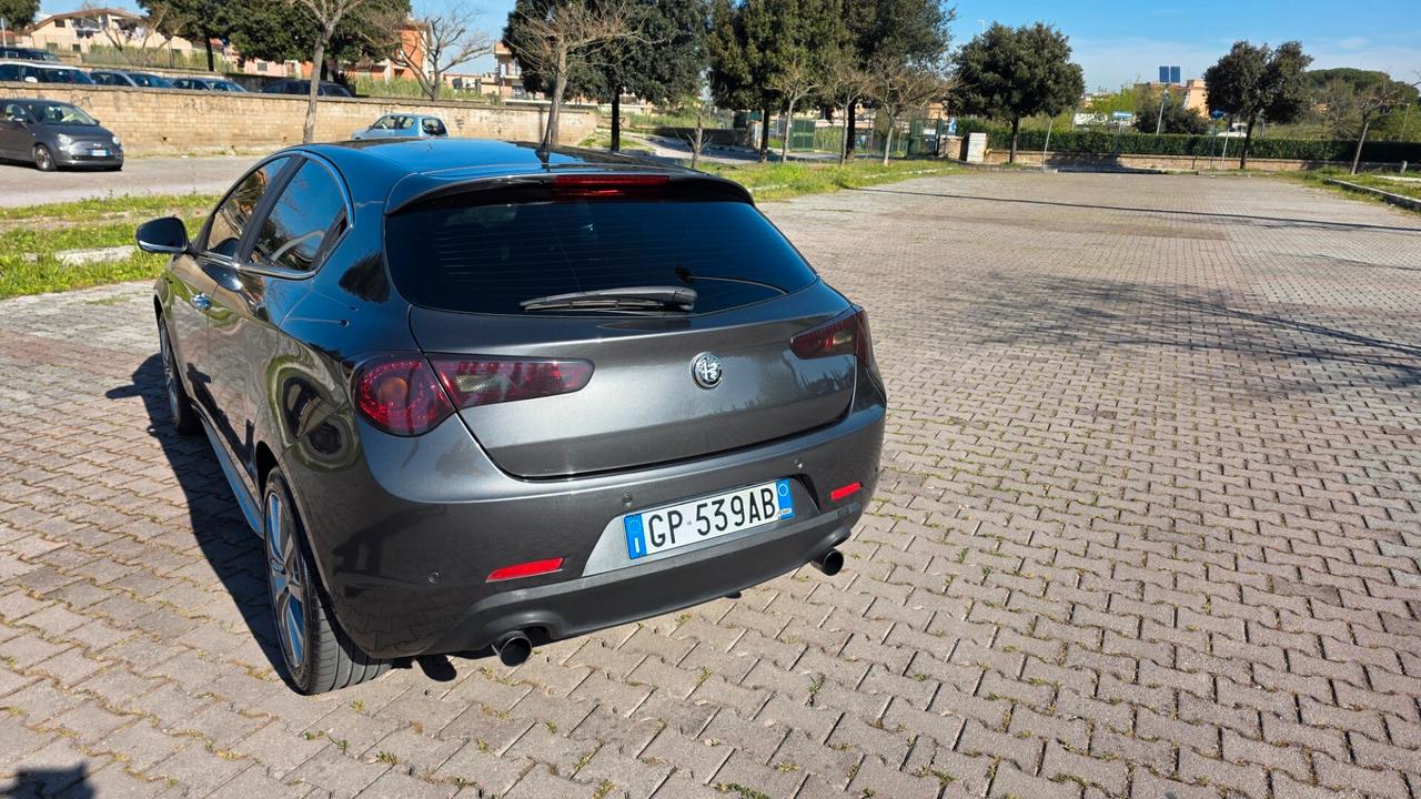 Alfa Romeo Giulietta 2.0 JTDm-2 140 CV Distinctive