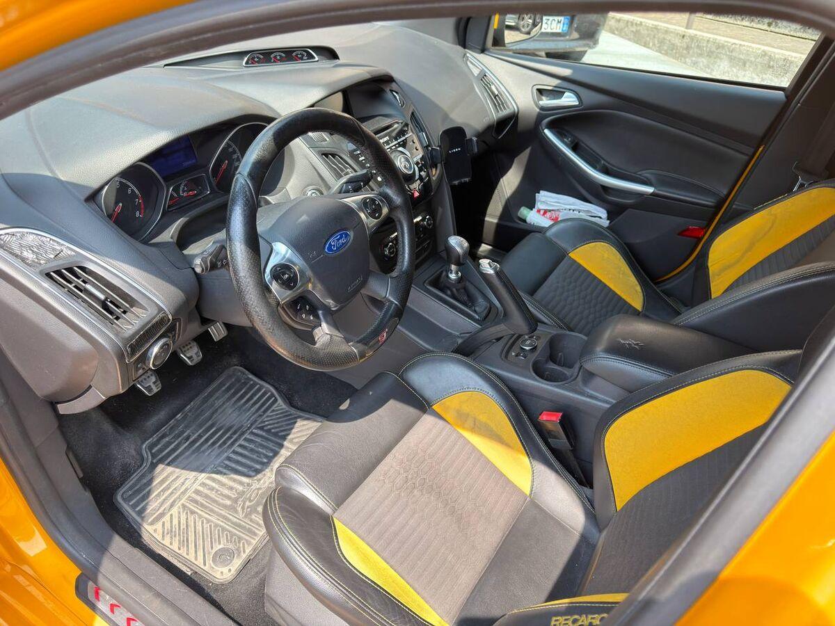 Ford Focus 2.0 ST 250cv 5p