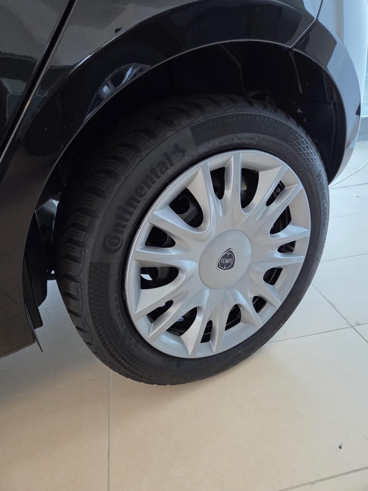 Lancia Ypsilon 1.2 69 CV 5 porte S&S Gold