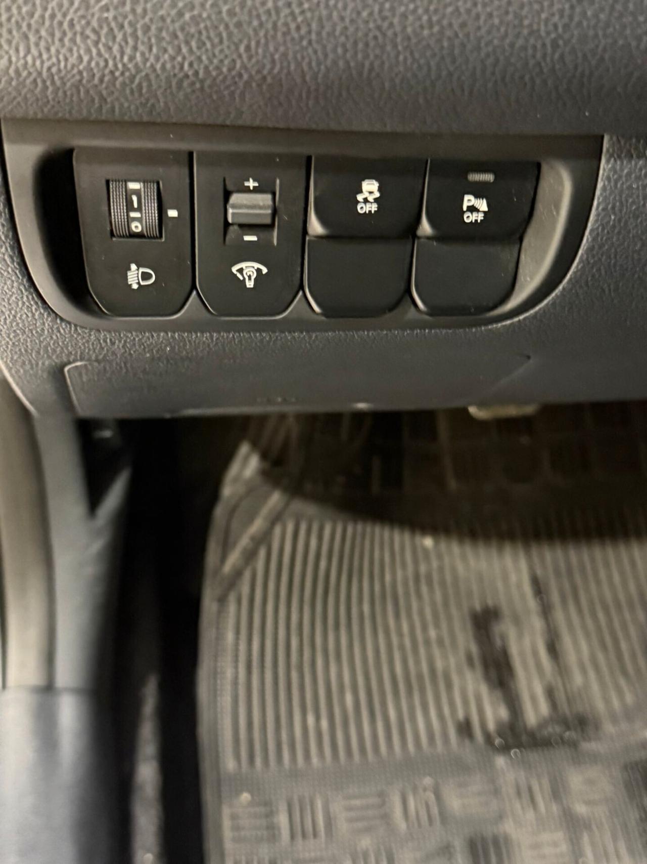 KIA RIO 1.2 DIESEL 75CV PER NEOPATENTATI